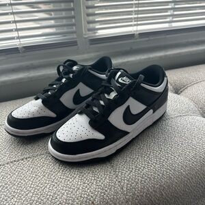 Nike Classic Black and White Low-Tops